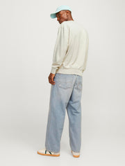 model_shot-back
