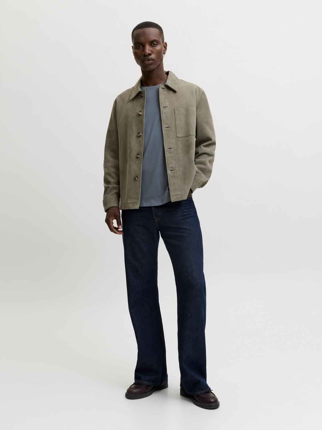 model_shot-front_full