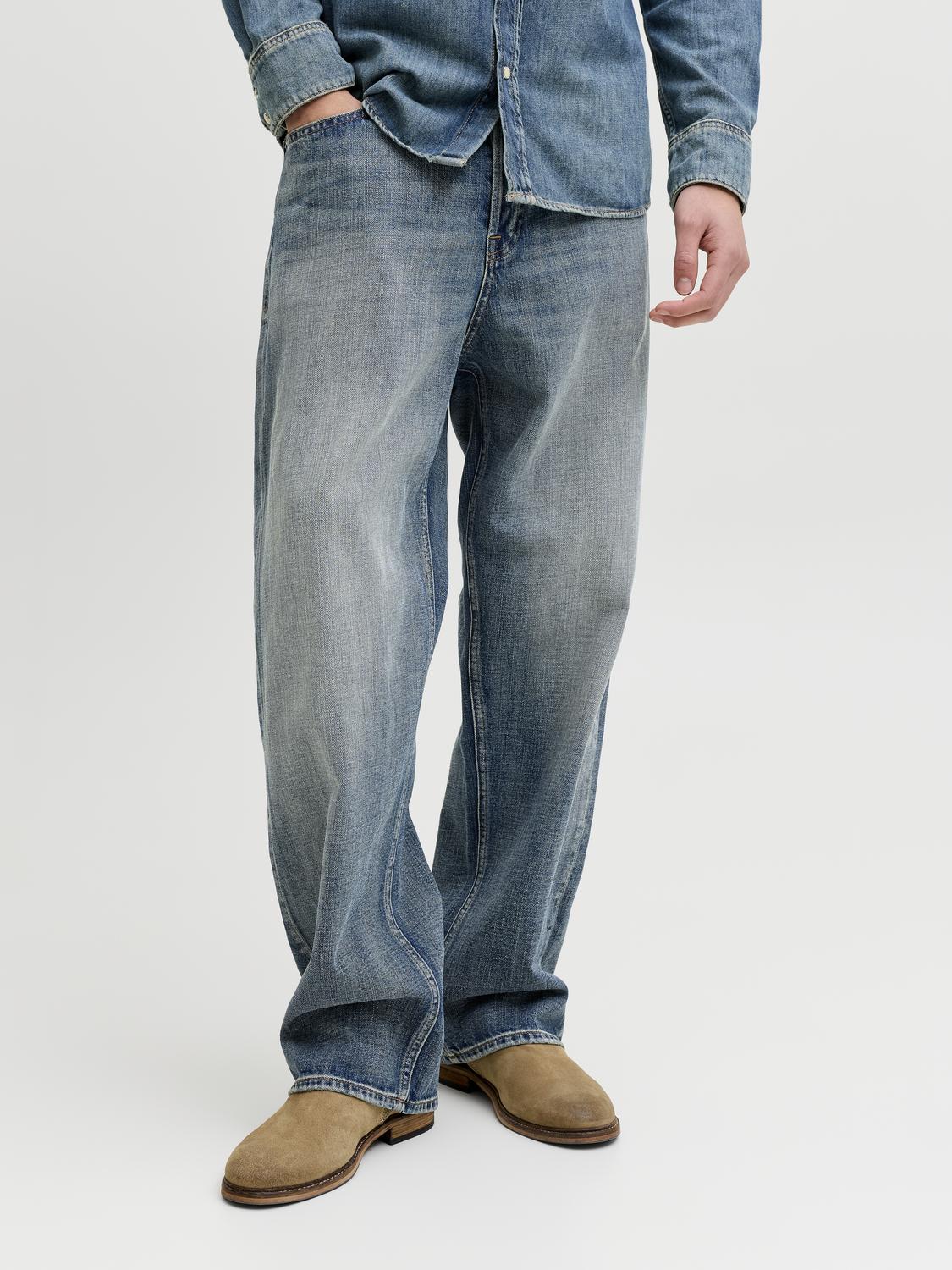 model_shot-front