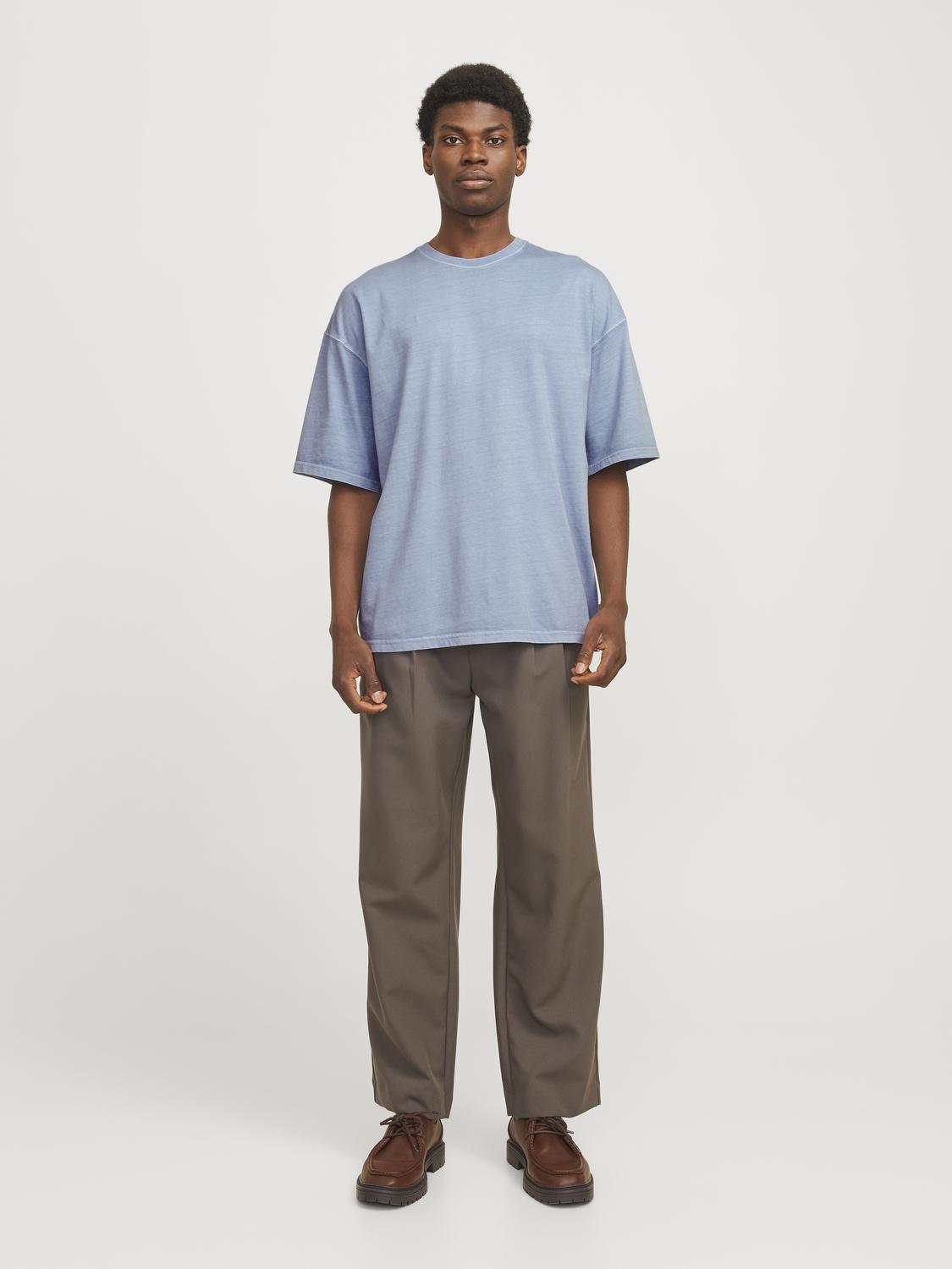 model_shot-front_full