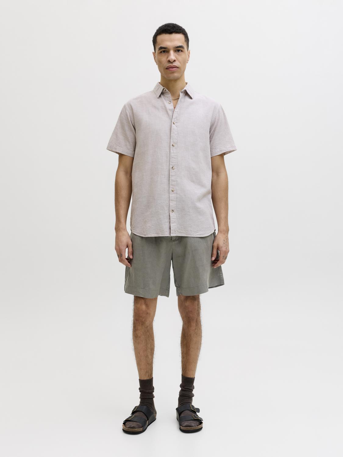 model_shot-front_full