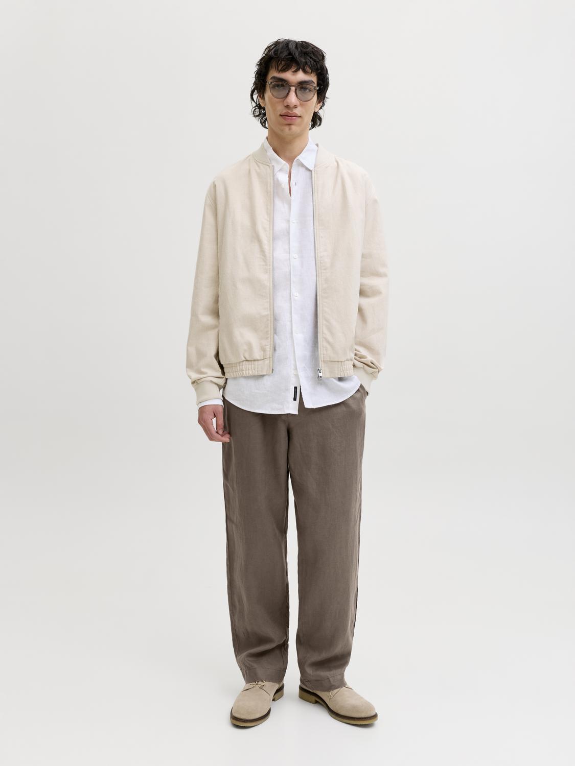 model_shot-front_full