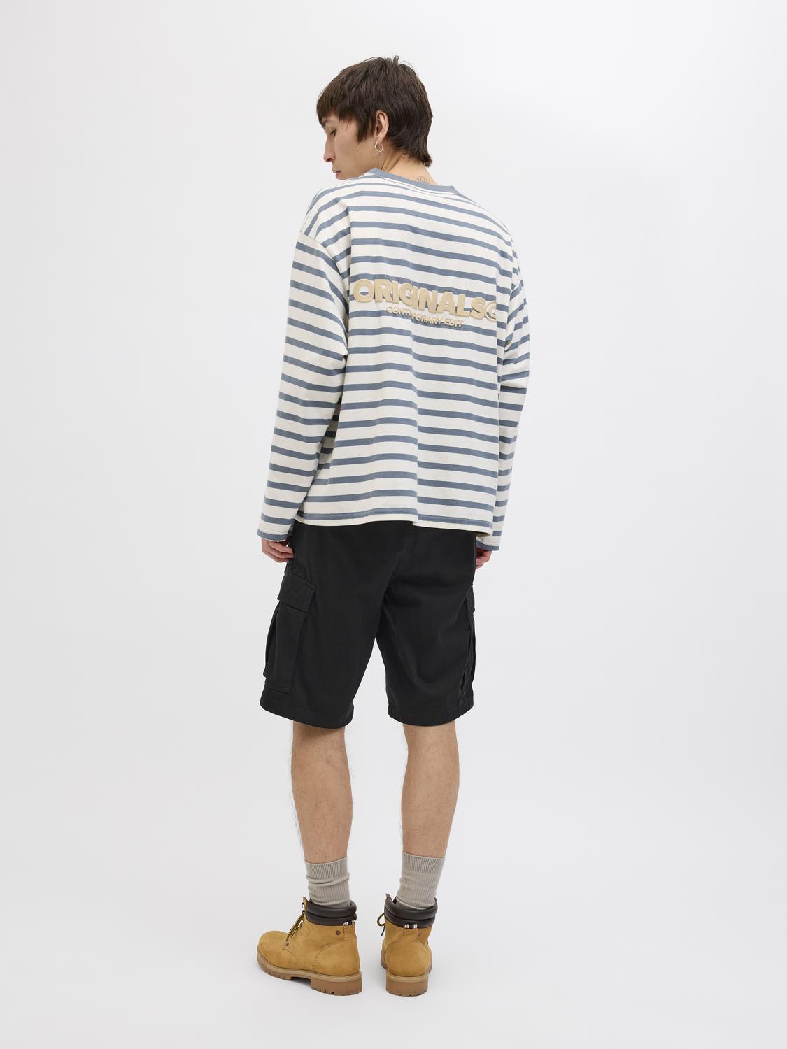 model_shot-back