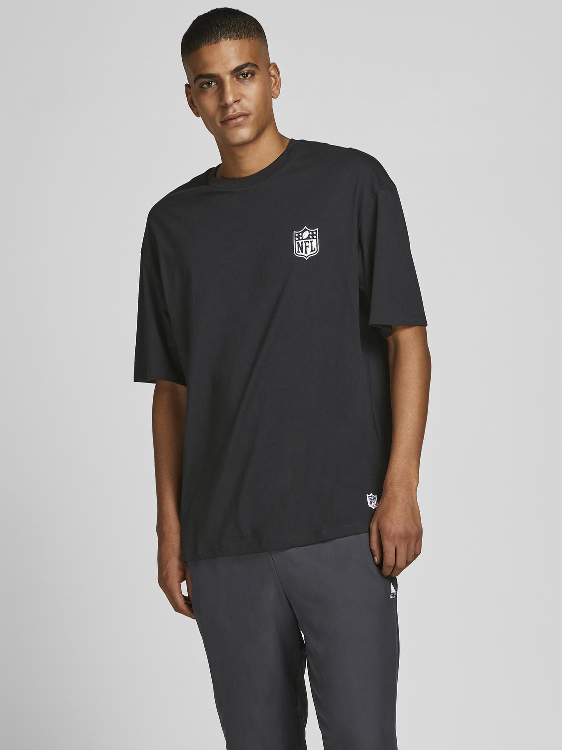 model_shot-front
