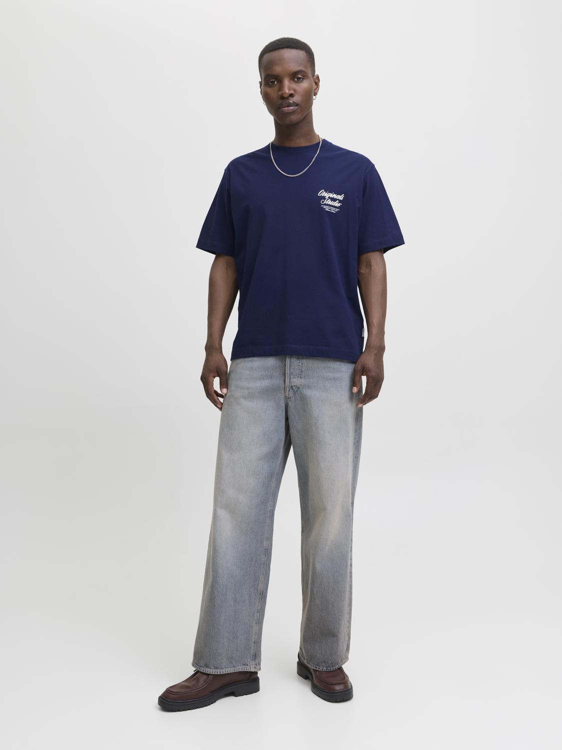 model_shot-front_full