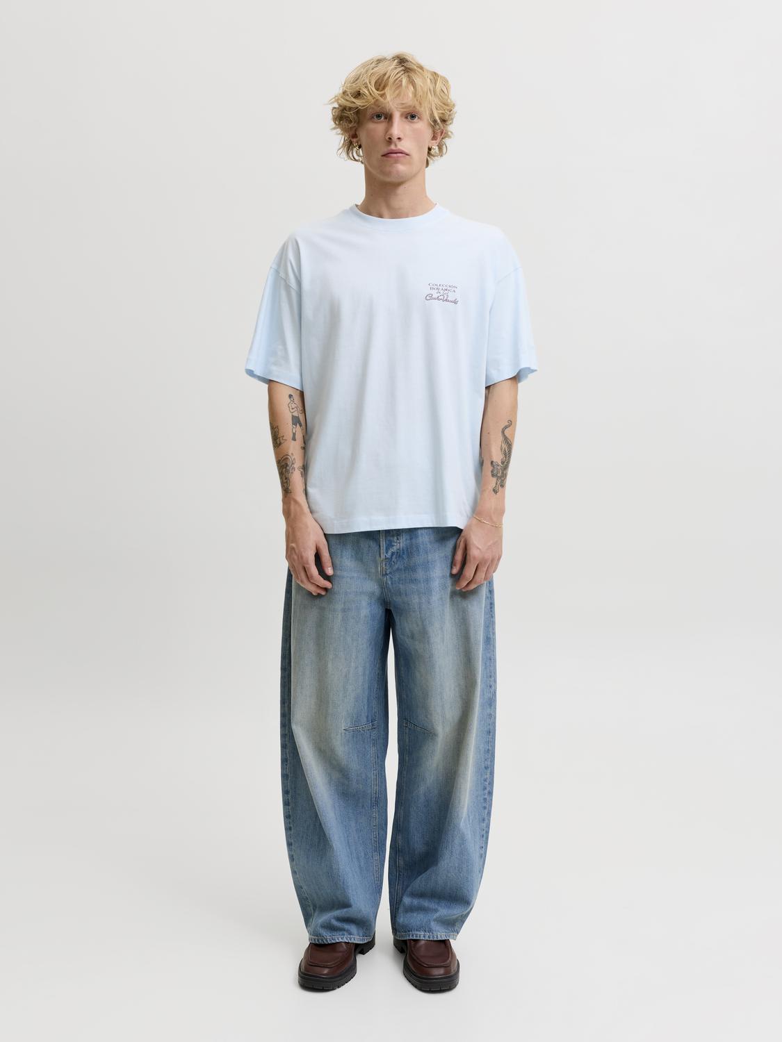 model_shot-front_full