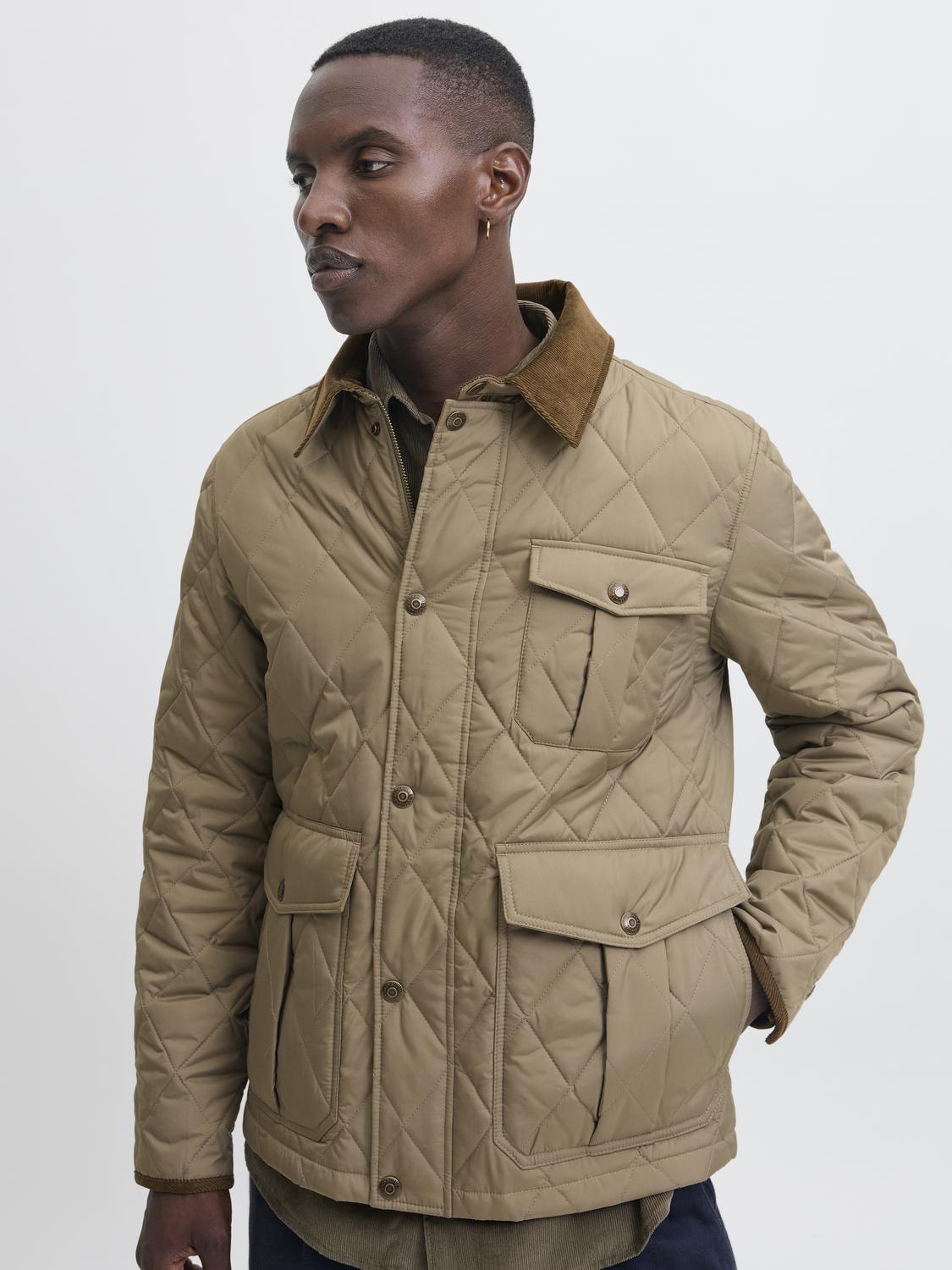 لون مميز البني الفاتح جاكيت جاك آند جونز  المبطن بالسعودية 