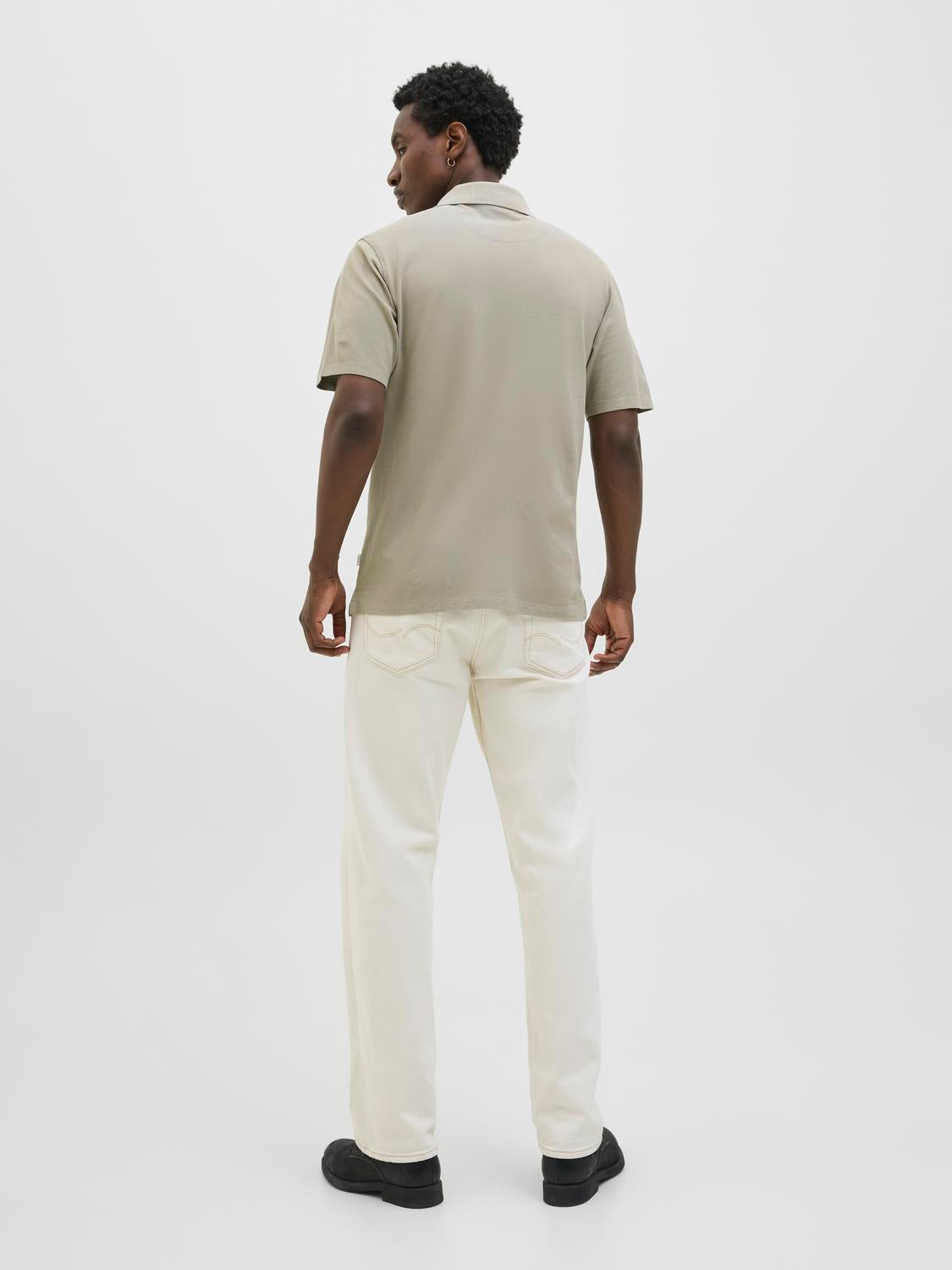 model_shot-back