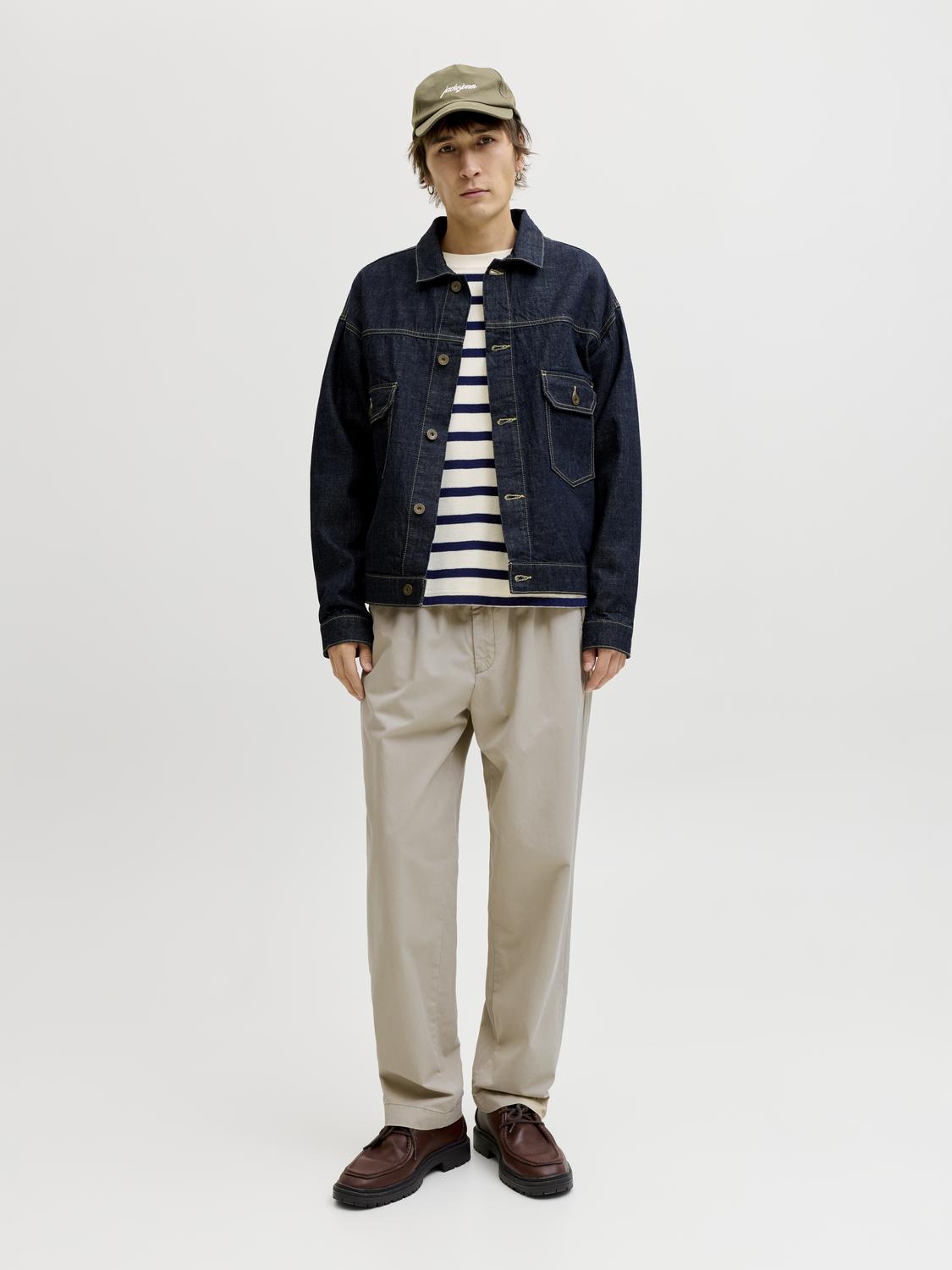 model_shot-front_full