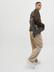 model_shot-creative