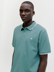 model_shot-creative