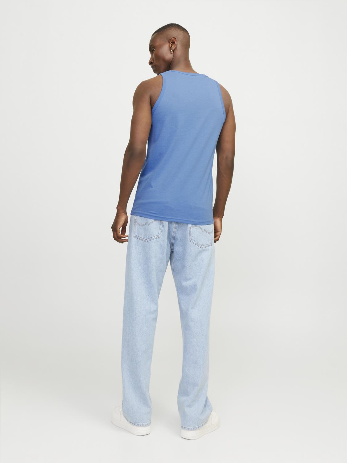 model_shot-back