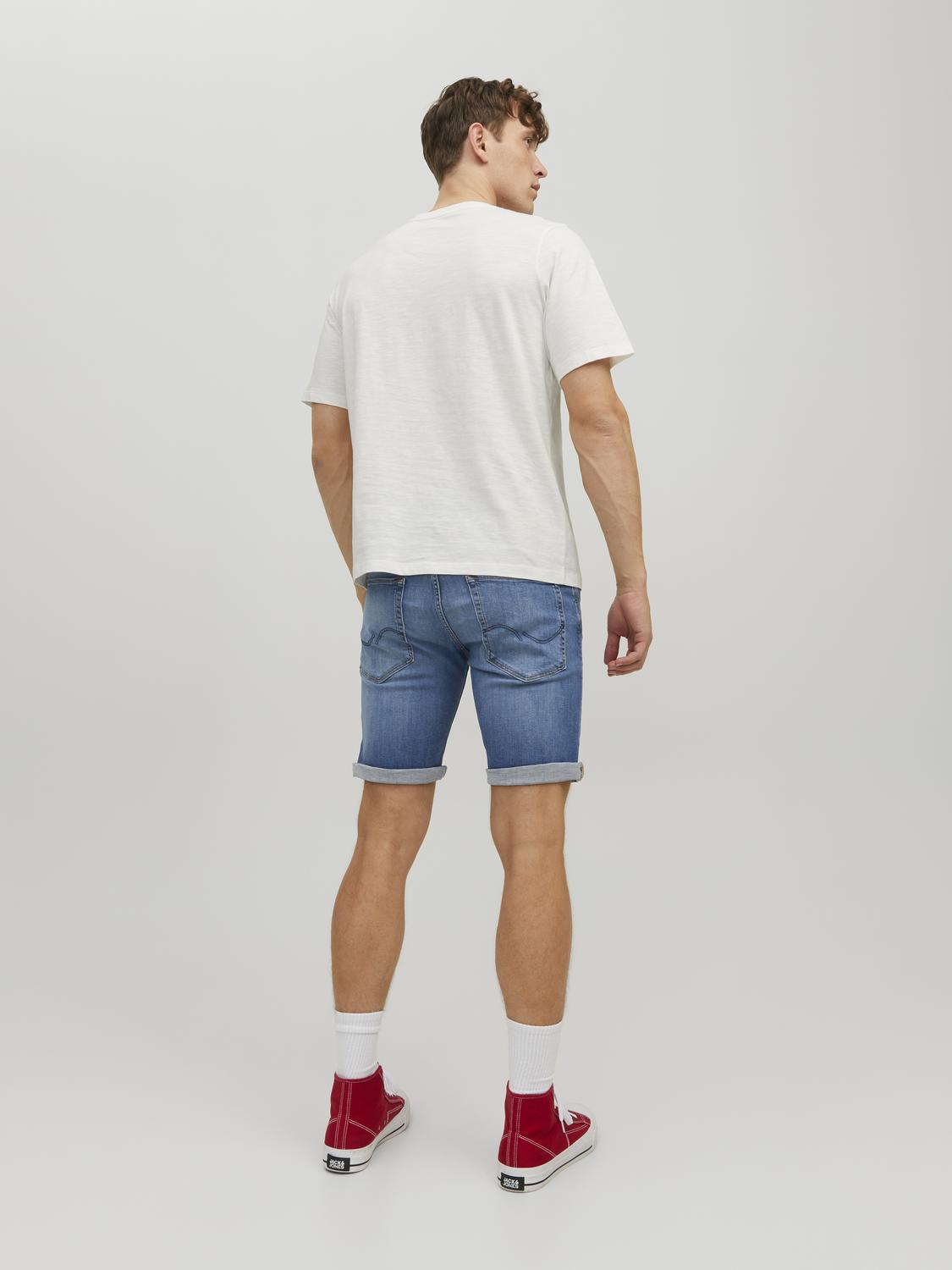 model_shot-back