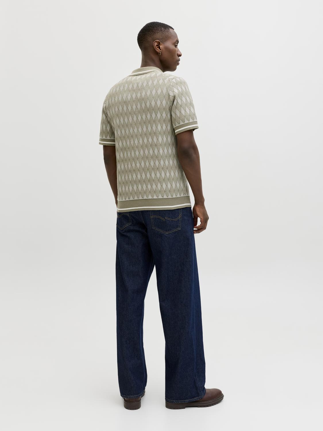 model_shot-back