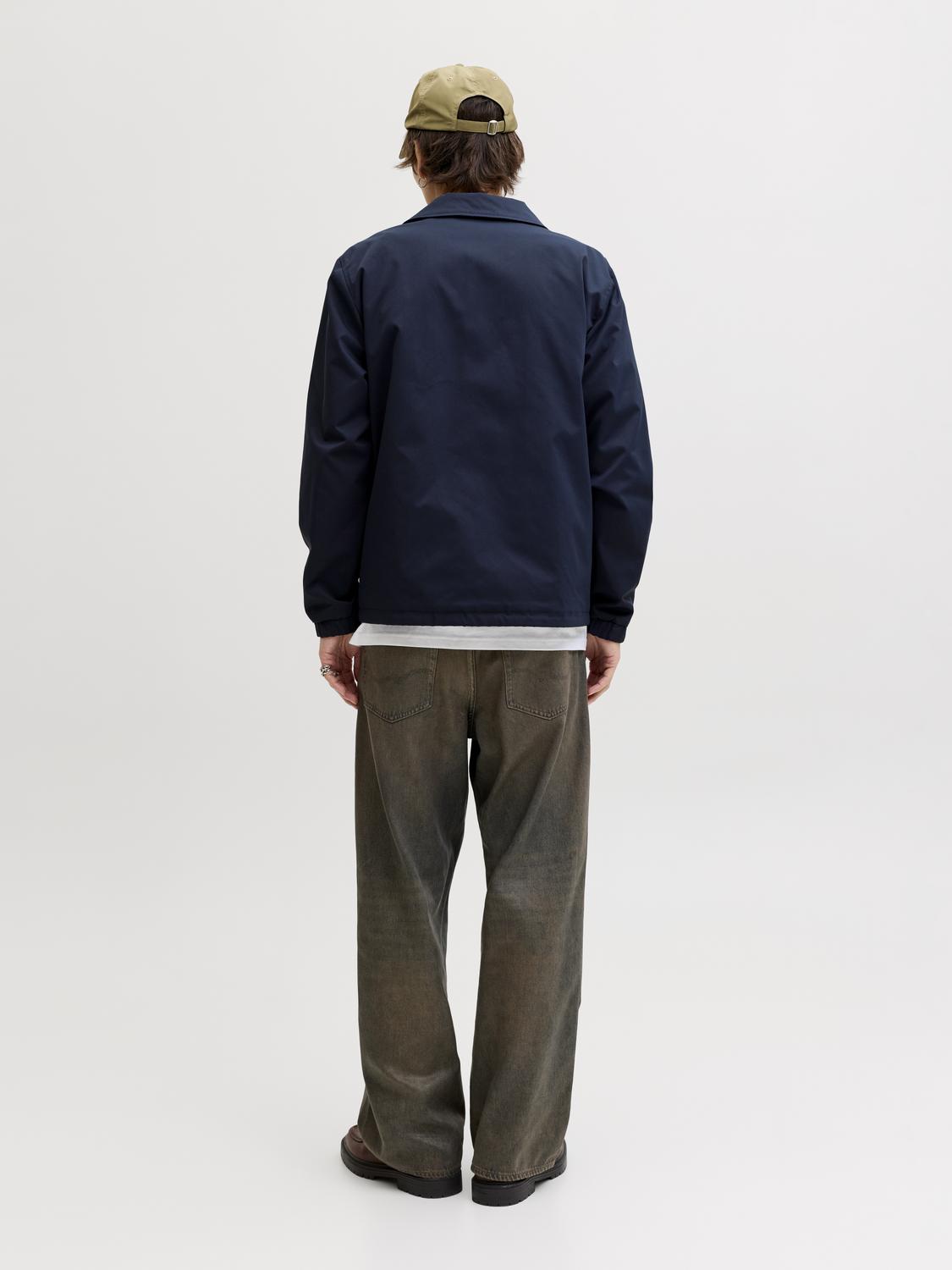 model_shot-back