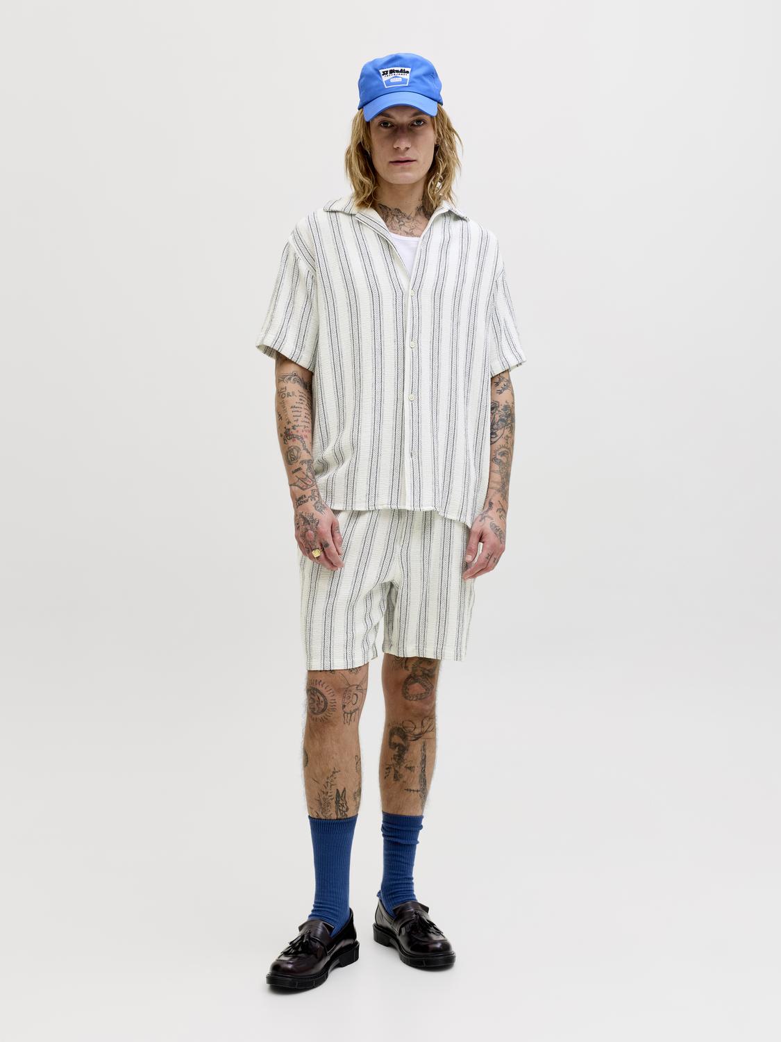 model_shot-front_full