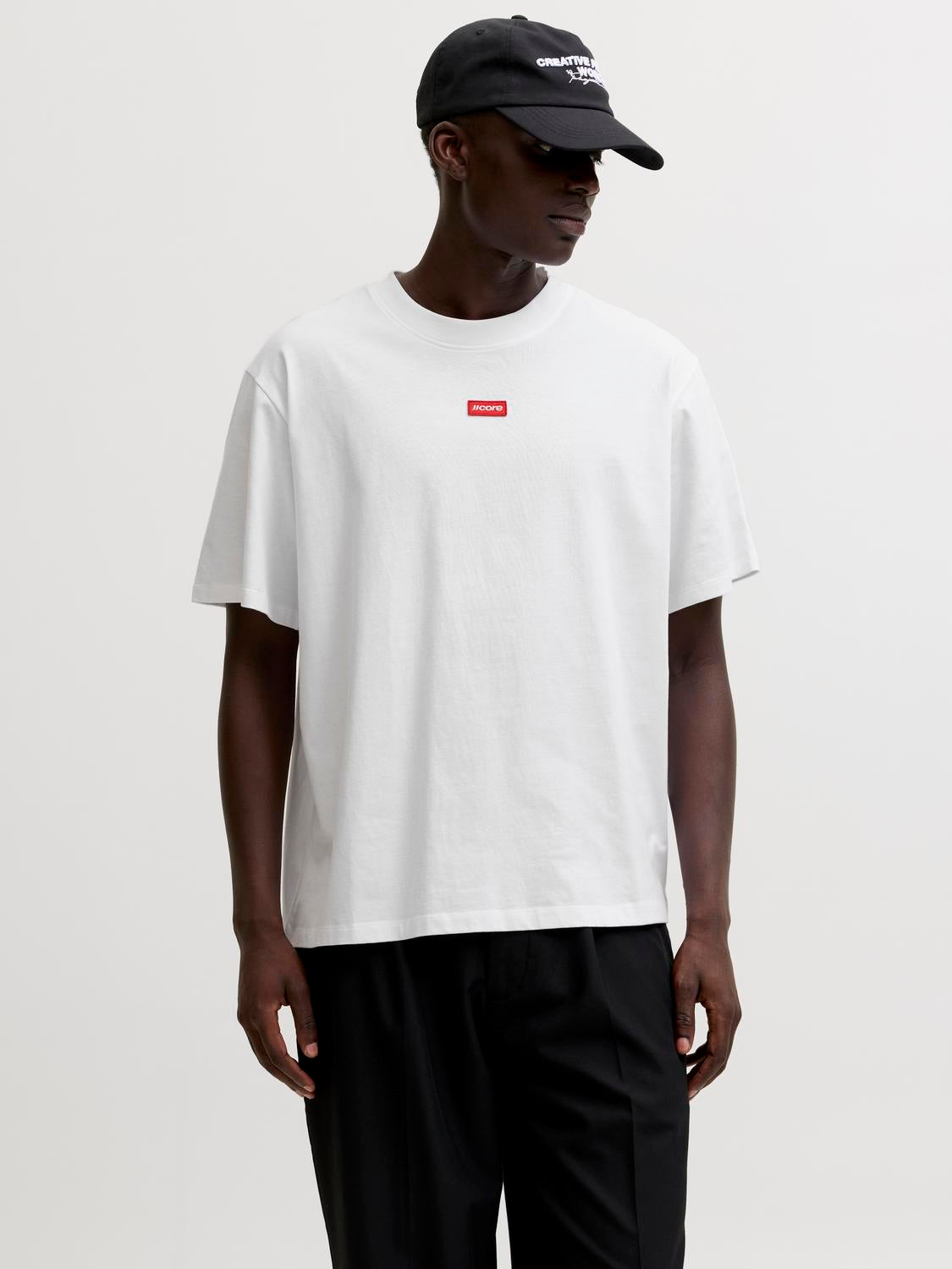 model_shot-front