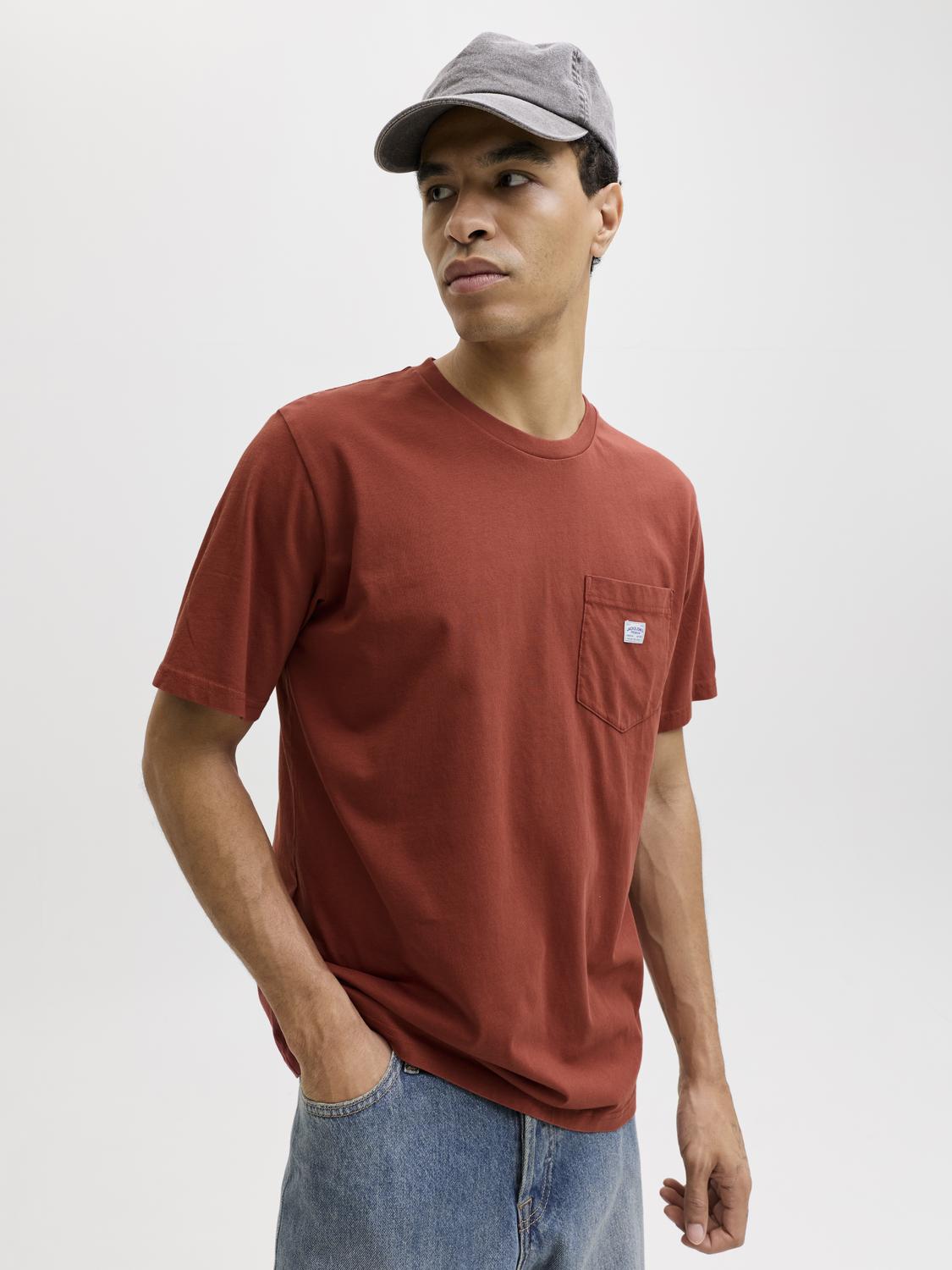 model_shot-creative