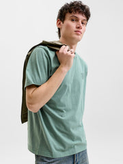 model_shot-creative