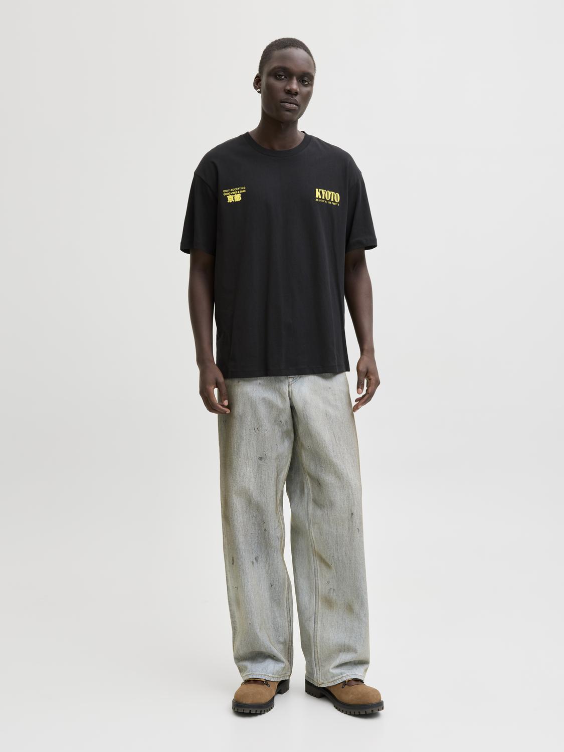 model_shot-front_full