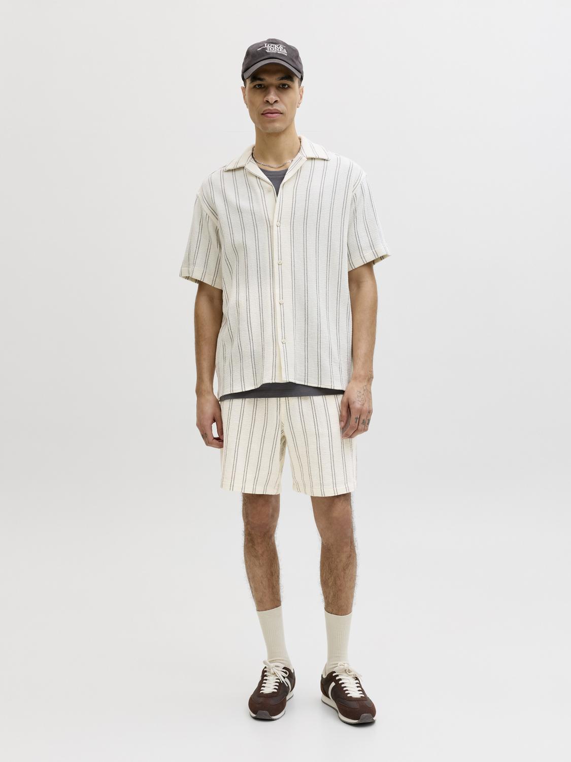 model_shot-front_full