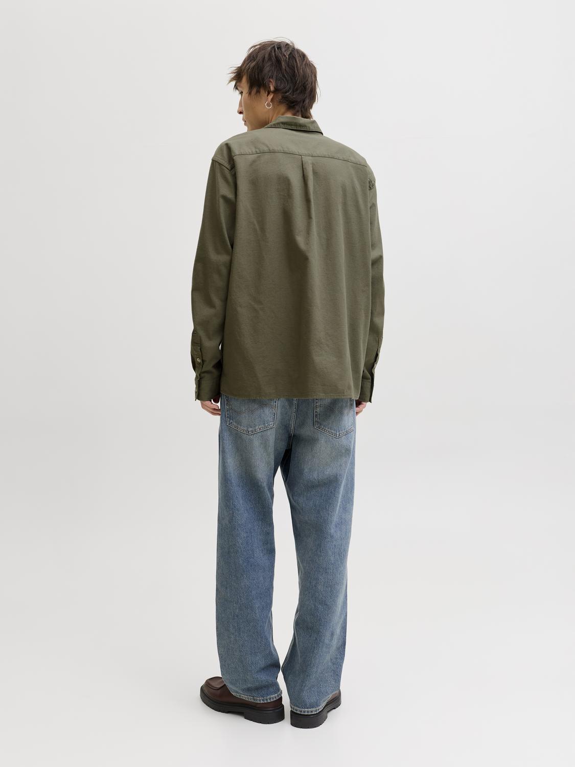 model_shot-back