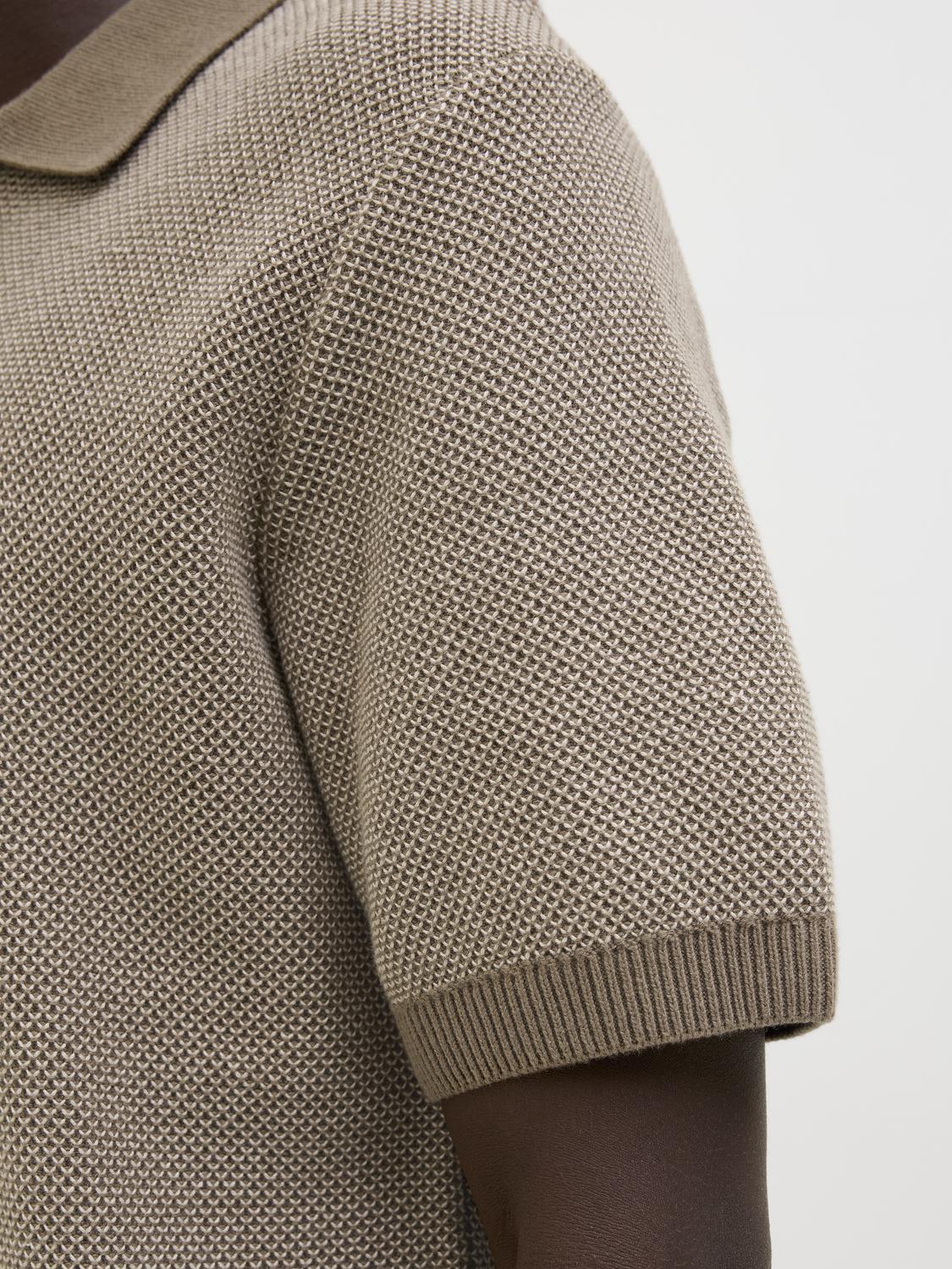 تفاصيل القماش المحيك عن قرب
