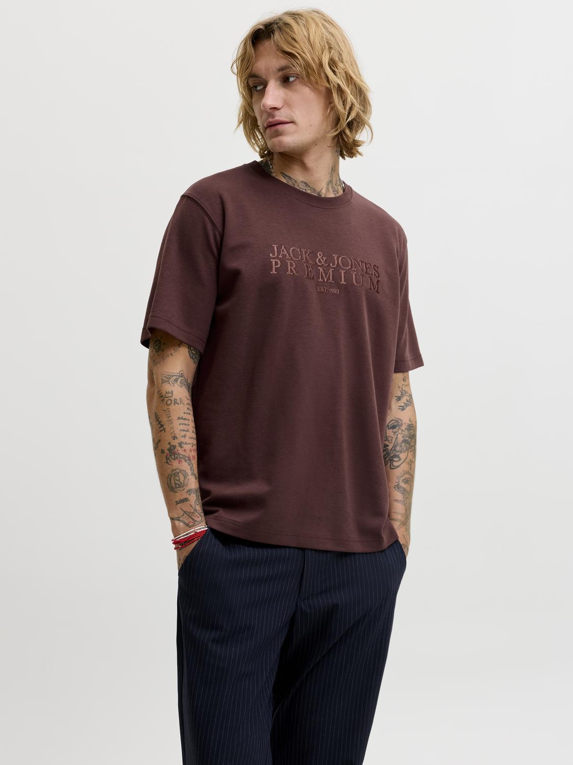 model_shot-front