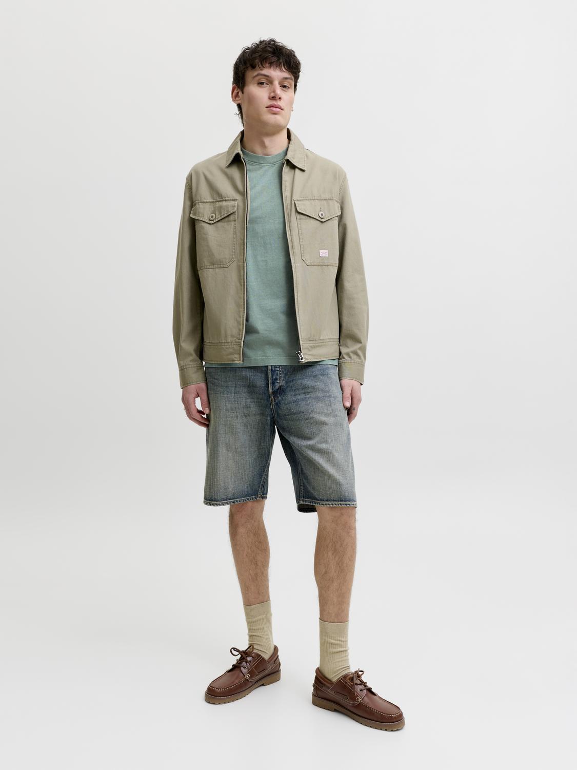 model_shot-front_full