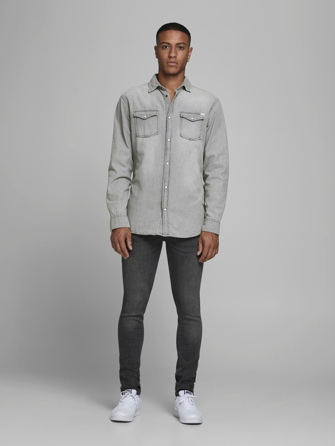 model_shot-front_full