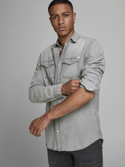 model_shot-creative