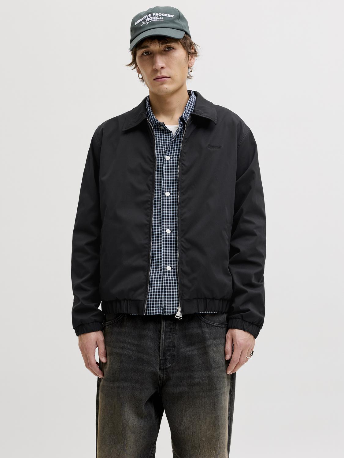 model_shot-front