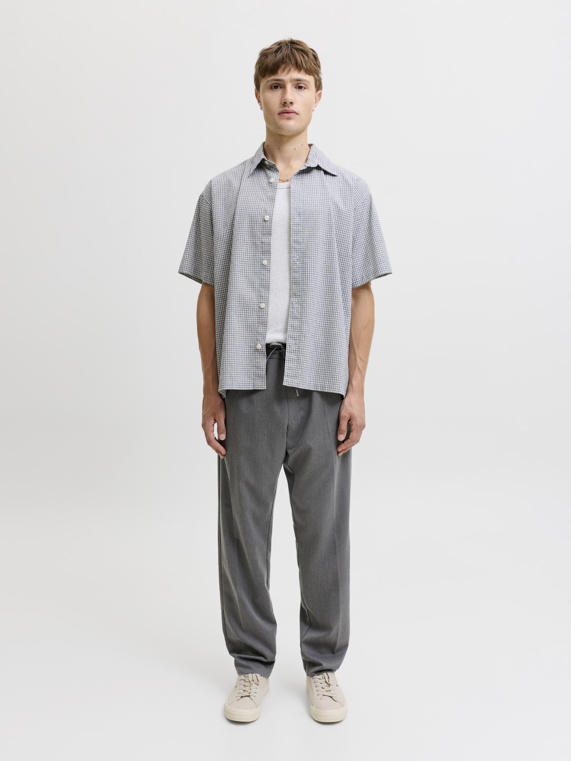 model_shot-front_full