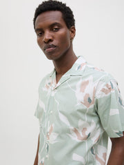 model_shot-creative