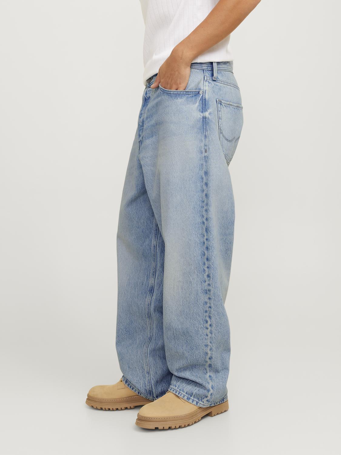 حافة جينز جيا ليكس الأزرق مع تفاصيل دقيقة لتصميم الساق الواسعة