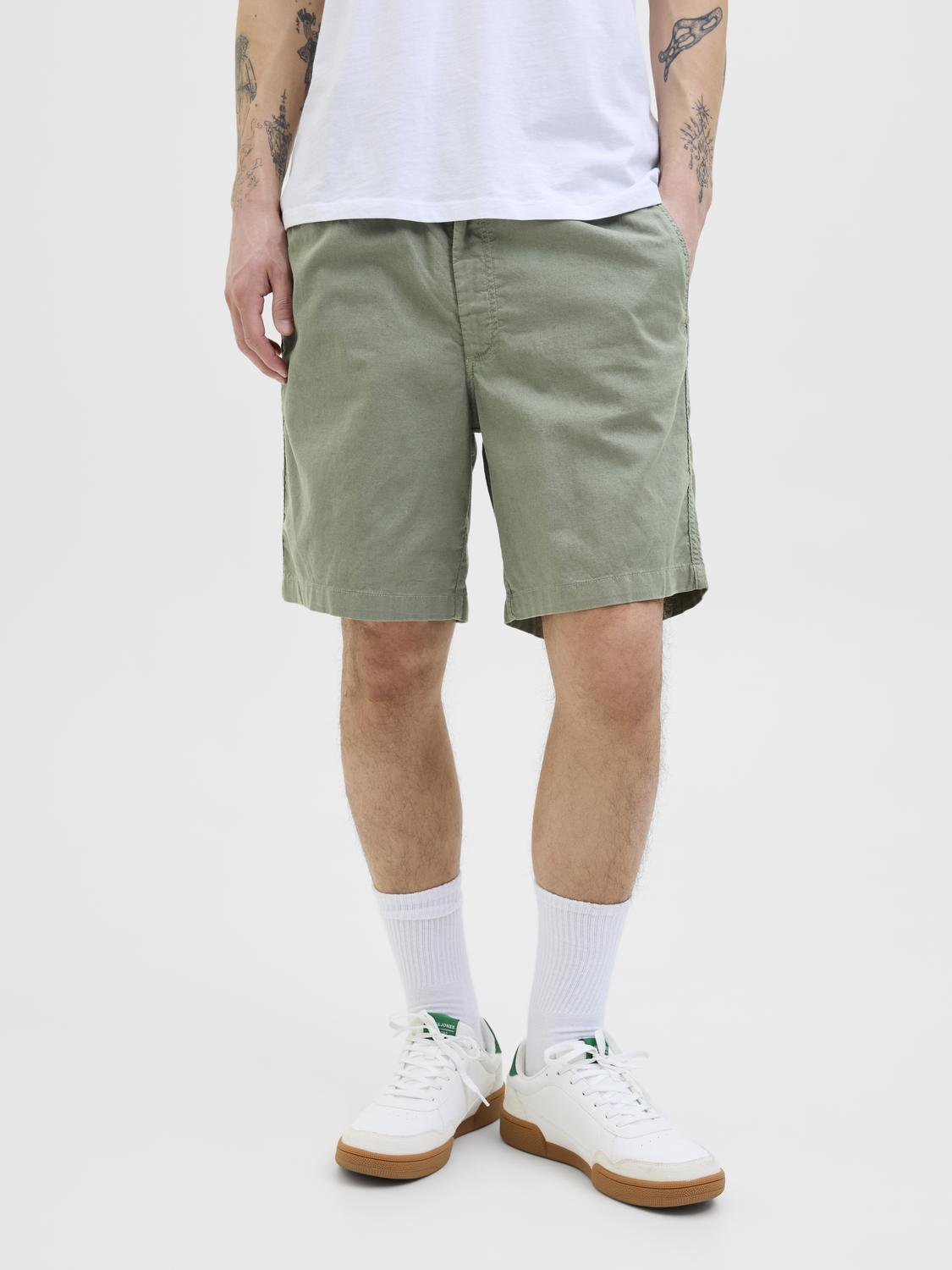 model_shot-front
