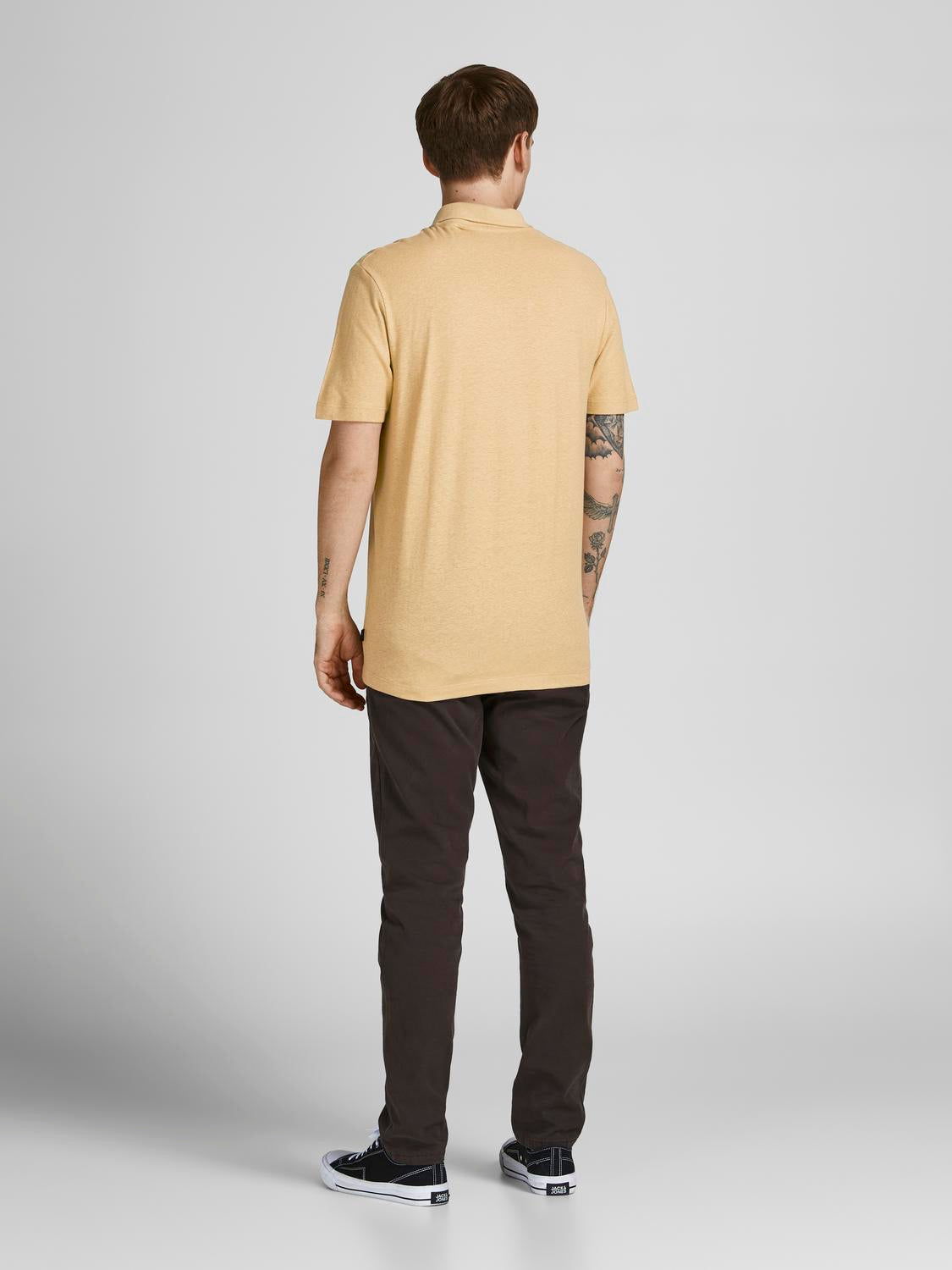model_shot-back