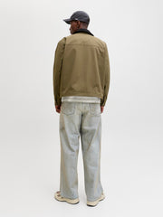 model_shot-back