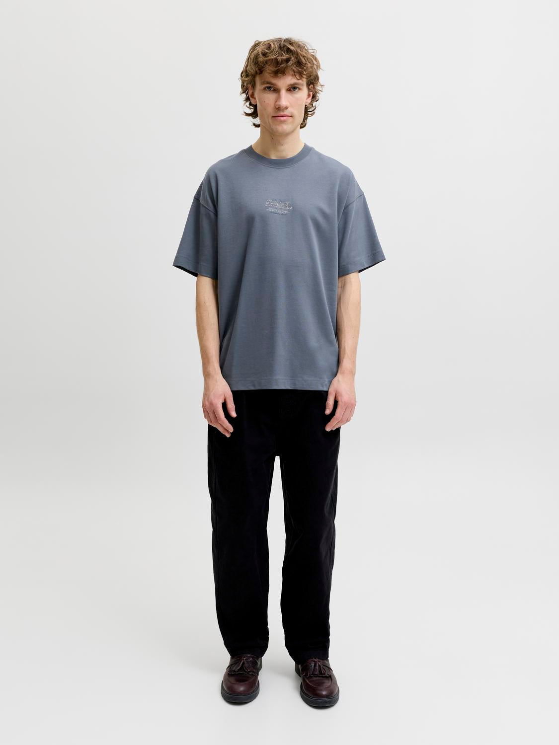 model_shot-front_full