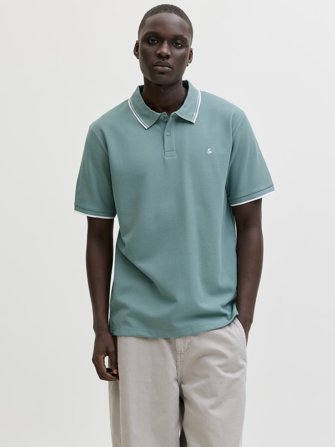 model_shot-front