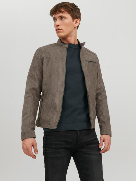 model_shot-front