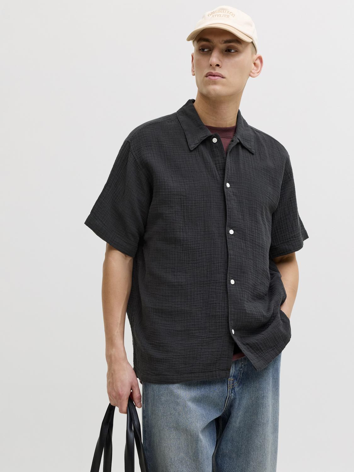 model_shot-front