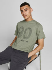 model_shot-creative