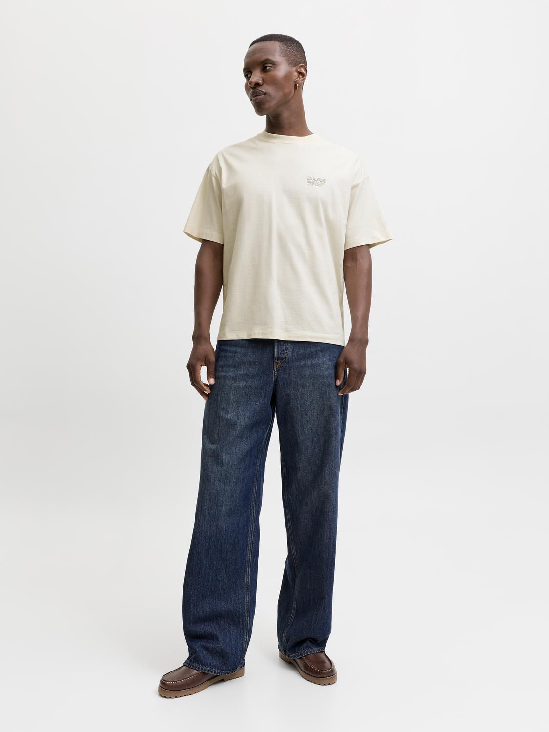 model_shot-front_full