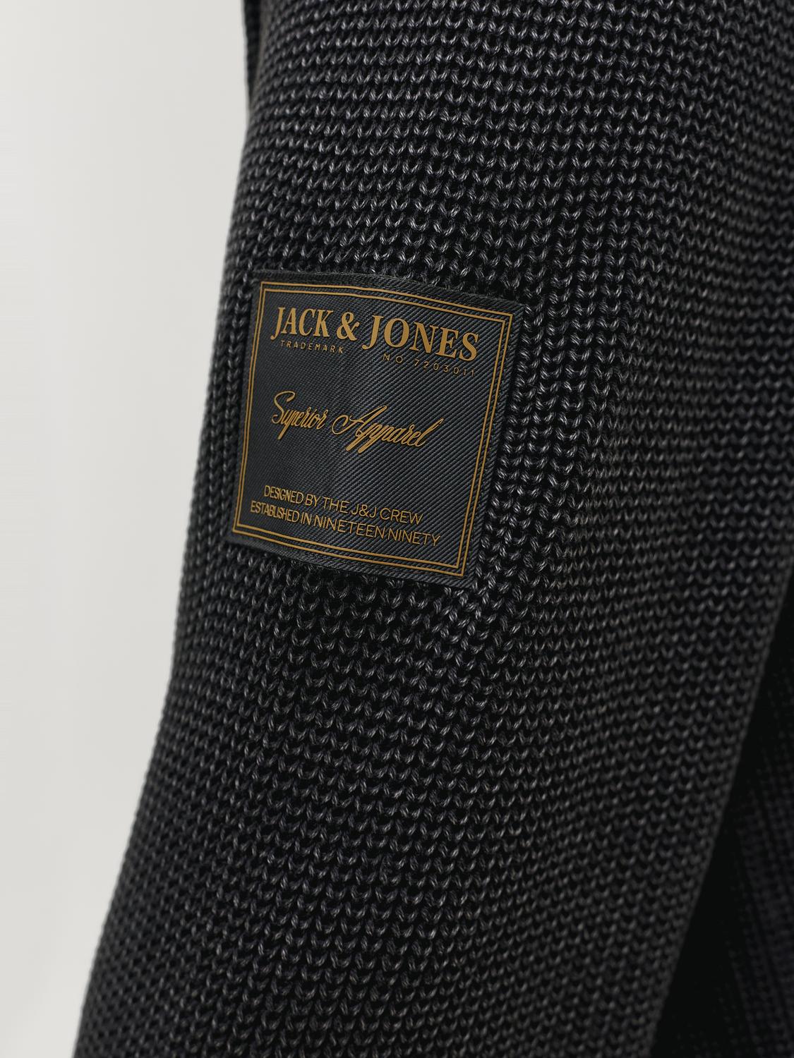 شعار جاك آند جونز على كم بولفر أسود فاخر في السعودية
