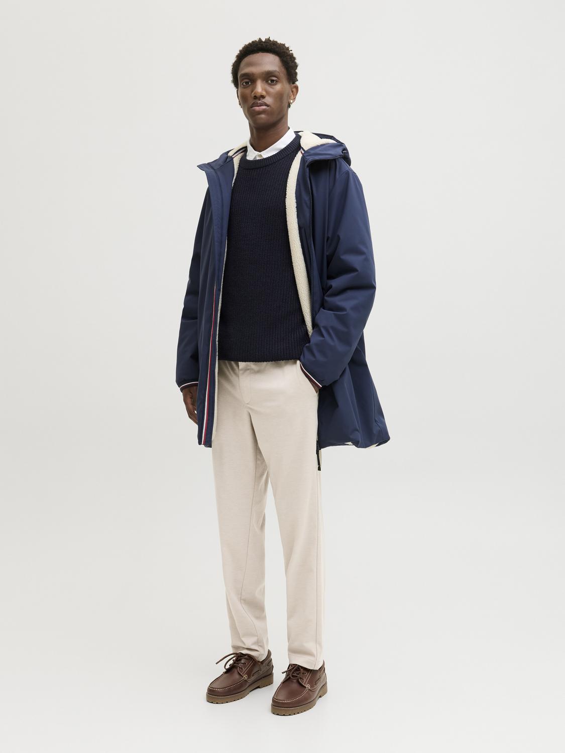 model_shot-front_full