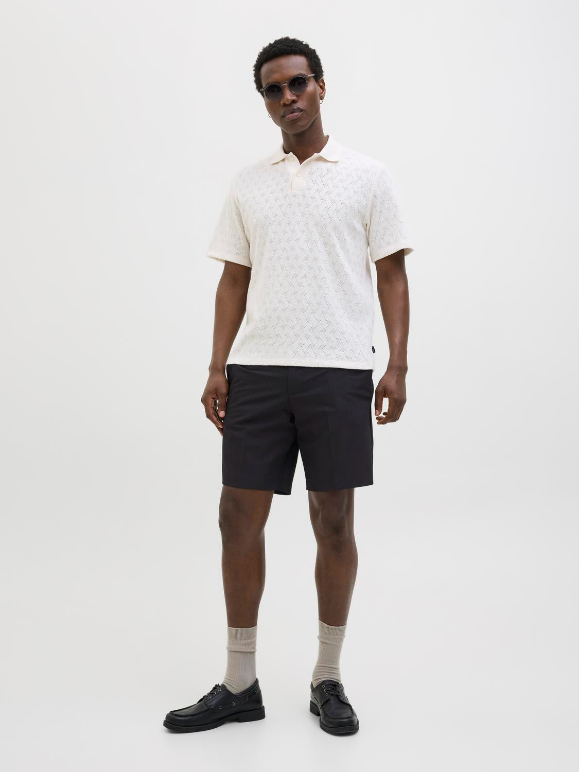 شورت تشينو رجالي أسود – إطلالة أمامية