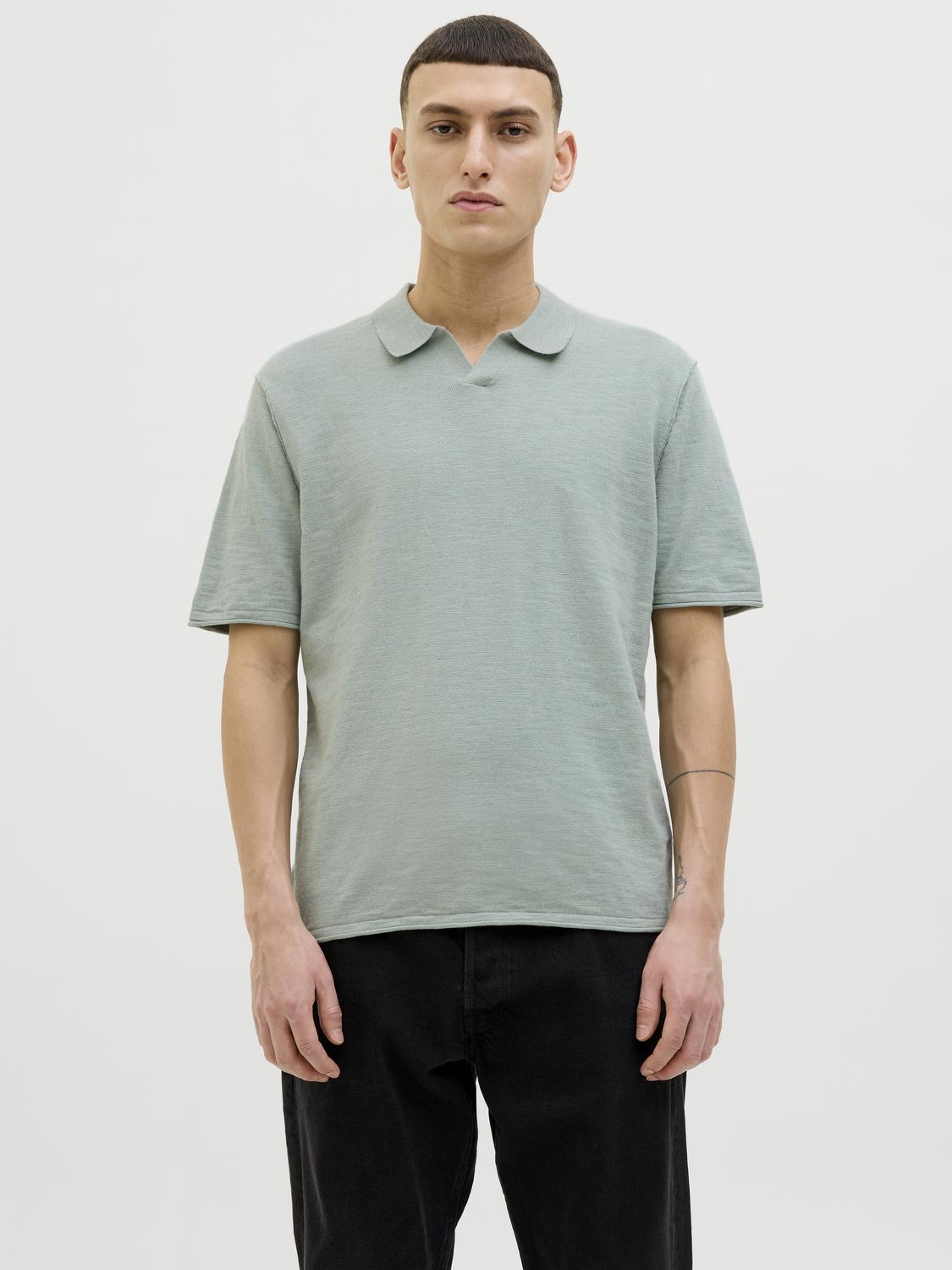 model_shot-front