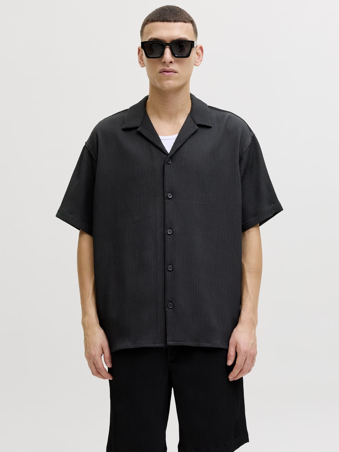 model_shot-front