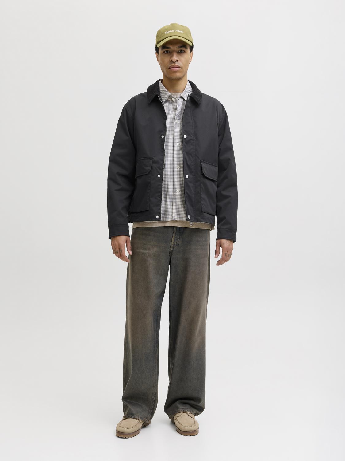model_shot-front_full